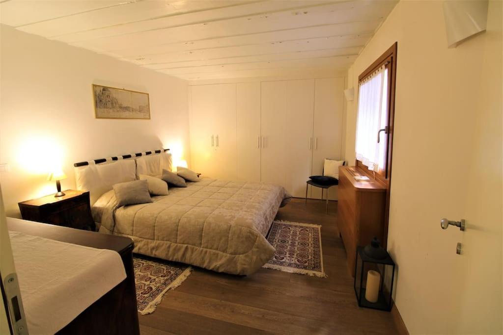 San Marco Charming Apartment With Canal View Venice Luaran gambar